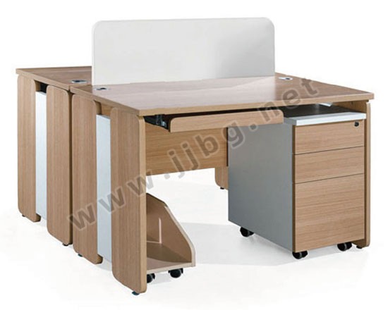 點擊查看商品:木制辦公桌