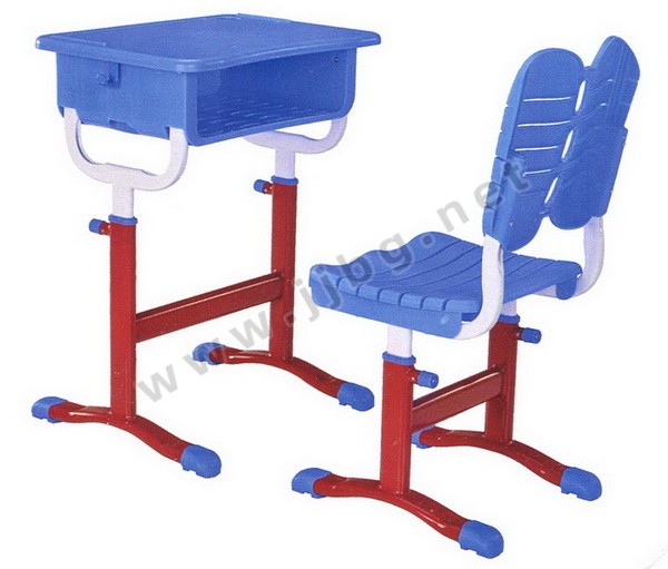 點(diǎn)擊查看商品:課桌椅